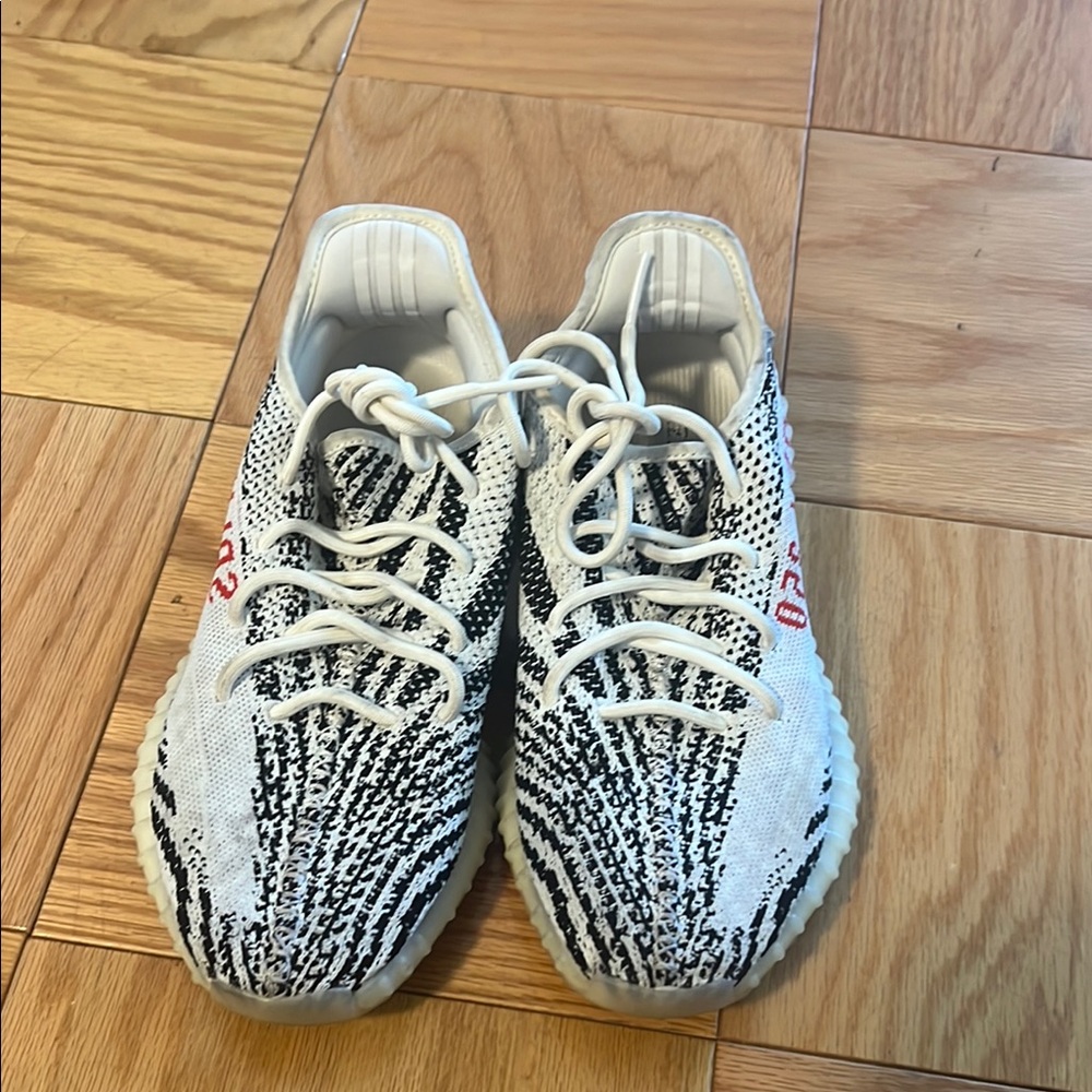 ADIDAS YEEZY BOOST 350 V2 KANYE WEST ZEBRA